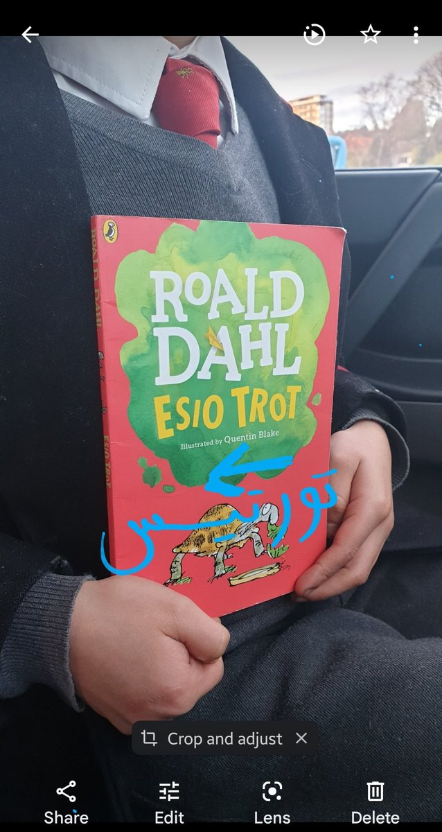 e_arabic's tweet image. Here&apos;s one possible way to illustrate to your students the direction of writing/reading in Arabic (right to left) through Dahl&apos;s charming novel: Esio Trot
#RoaldDhal #ArabicScript