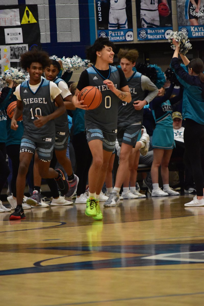 SGH_Dig_Arts's tweet photo. 👀 Here are your Homecoming Pep Rally Photos @Siegel_Nation Excited to see you all tonight again! 📸: @Jay_DitgitalArt  @SiegelAthletics @SiegelHighStars @creasyl_shsprin https://t.co/4Aim5hmepE