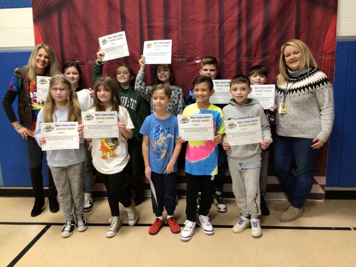 keith_tonn's tweet photo. Such a great way to start the day with students and families at Twain.  75 comets were recognized for being Responsible, Organized, Cooperative, Kind, and Safe during our ROCKStar Breakfast this morning. Looking forward to the next breakfast.   #FraserFamily #TeamTwain https://t.co/AOm6sc6i8x