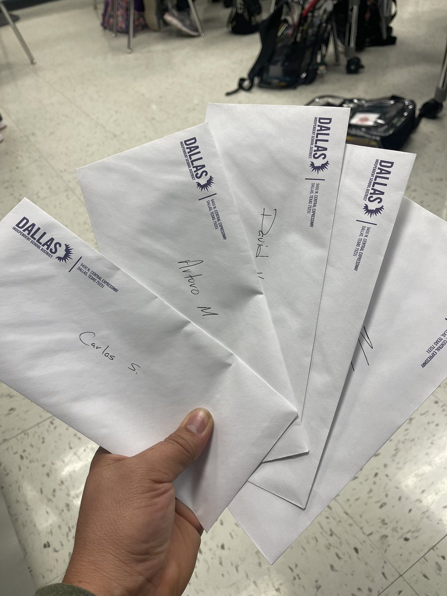 mrivas_STEM's tweet photo. 5/8  recommendation letters  request for 8th graders @THeightsTAG done. Time is flying by⏩⏩ fast!! https://t.co/aO3zsuVH0y
