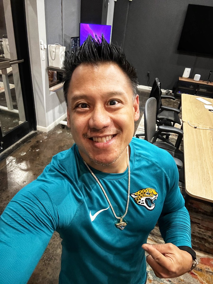 rainerflor's tweet photo. My Friday teal. Go Jags! #IWATJ | #DUUUVAL | #DTWD https://t.co/Mp8tRafAZf