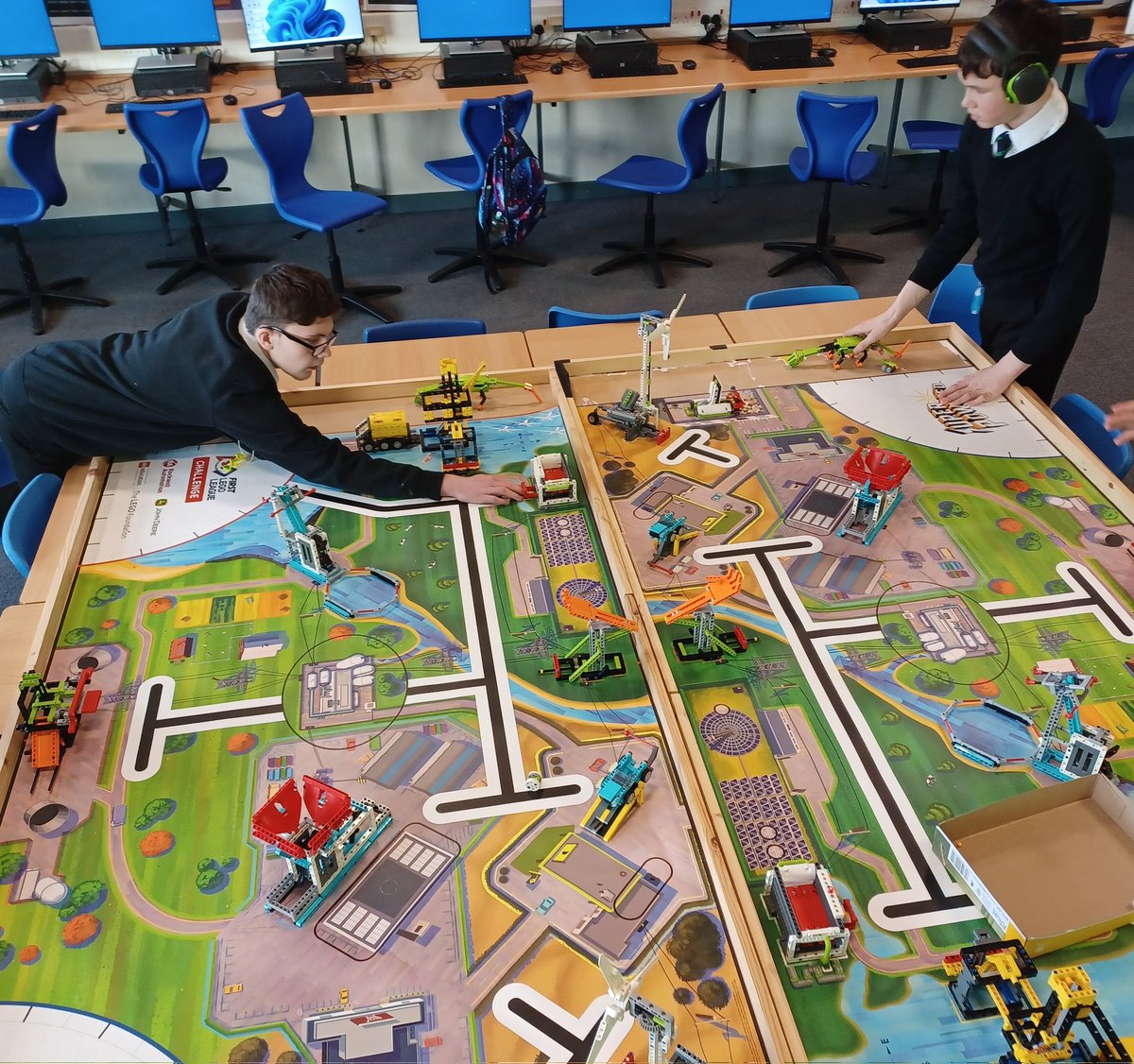 stpaulscomp's tweet photo. S3/4 Computer Science students Blake, Rihanna, Harley and Ethan see all their hard work pay off today as they set up our game boards and models ready for the final run up to the regional competition on Feb 3rd @dundee_angus #DAFLL #SUPERPOWERED @FLLUK ππ€β‘πͺ«ππ¨βοΈ https://t.co/u7qYVZJOQi