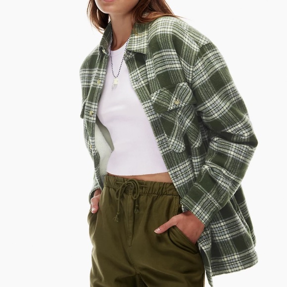 HeatherMeglino's tweet photo. So good I had to share! Check out all the items I'm loving on @Poshmarkapp #poshmark #fashion #style #shopmycloset #handcrafted #aritzia #nobrand: https://t.co/ulqJYGTXuR https://t.co/B97KazZvjX