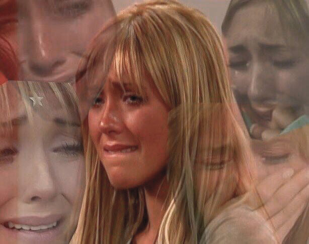 CascarStudio's tweet photo. Yo escuchando sálvame de RBD en el 2004 // Yo escuchando sálvame de RBD en 2023 https://t.co/qfTmbZQ4aB