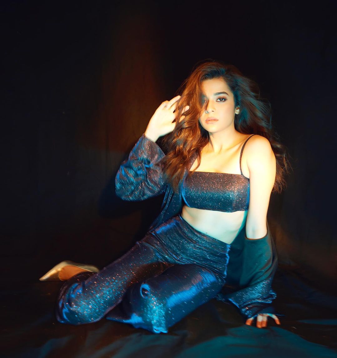 talkingbling's tweet photo. #MithilaPalkar looks hot in these latest glam stills look!🖤😍
.
.
#mithilapalkar #mithilapalkarfc #beauty #talkingbling https://t.co/unmELi6Xbv