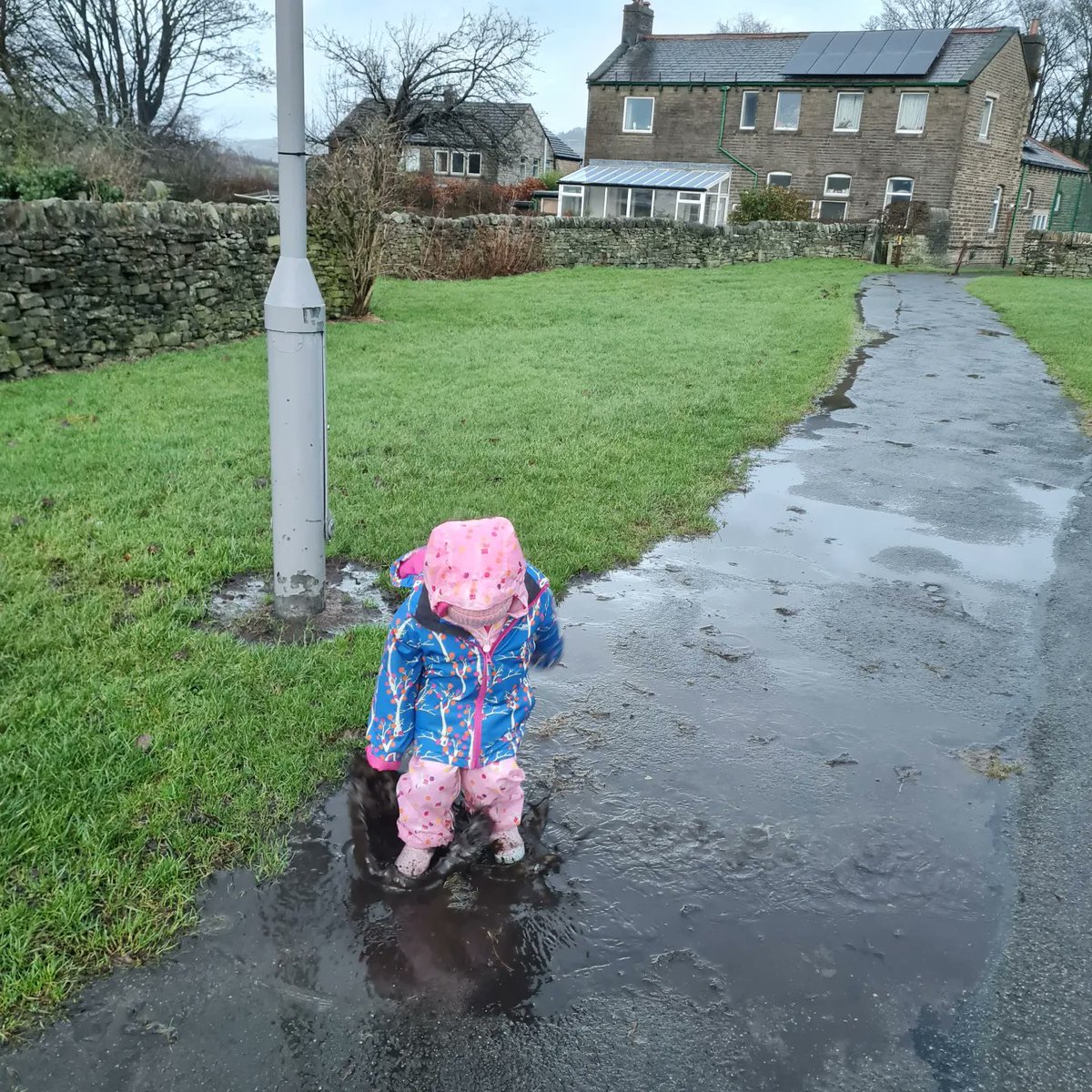 MrsHarrison90's tweet photo. Can't beat a bit of puddle splashing on a rainy Friday 😃🥰🌧 #outdoorgirl #fridayfun https://t.co/A8wwod6kAZ