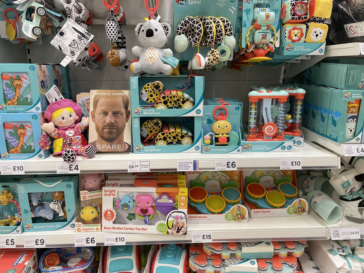 duchess_salty's tweet image. I simply couldn’t resist placing #PrinceHarryMemoir #Spare in what I felt were MUCH more appropriate sections of Tescos while I was shopping 😂 I hope a few of the shoppers enjoy my handy work and also have a giggle 🤭