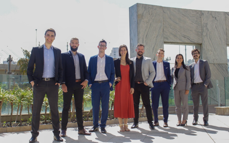 🍾BONNE ANNÉE! 

De volta às atividades em 2023, a equipe do <a href="/QuebecBrasil/">Québec no Brasil</a> deseja um ótimo ano aos seus parceiros e às e aos seguidores do Twitter! 

Em 2023 completaremos 15 anos. Não percam nossas atividades!

Une excellente année à toutes et tous!
 
#BQSP2023