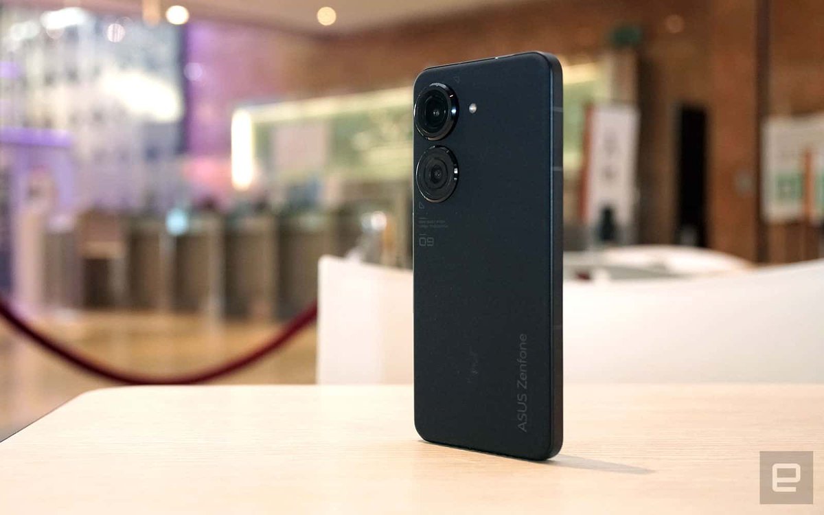 OscarMiniHQ's tweet photo. ASUS Zenfone 9 is an entry-level Android phone with a lower price tag of $665.99. It has a 12-megapixel front camera with Sony's IMX663 flagship sensor, and it runs Google's latest version of Android called Android 12. https://t.co/uJYx0jOmC0