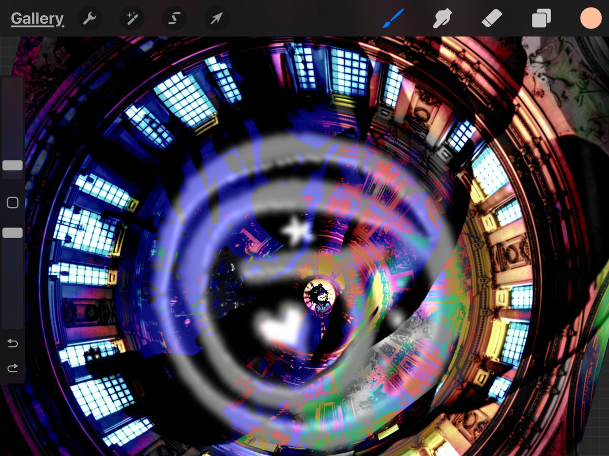 Cryptocandy3OG's tweet photo. The #royalheadband on the #GUARDIANS is a mystical device with direct connection into the #CELESTIALuniverse. They warned it's more powerful than #cern. #NFTlover be on alert! https://t.co/Kt1bfmPefE