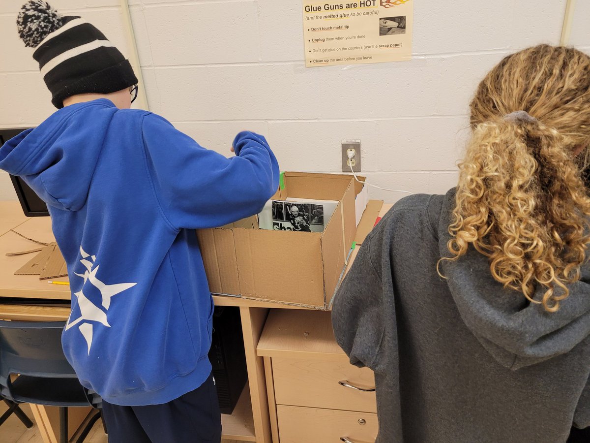 JRedmondtech's tweet photo. @RLJH_HRSB 704s hard at work creating pranks for hackerville.  Creativity + @microbit_edu.  Thanks @brilliant_labs !! https://t.co/D5czdjuMCP