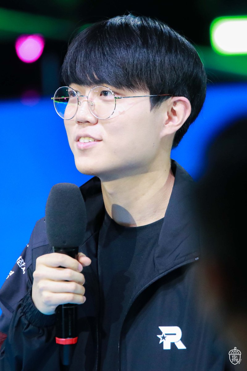 Berzz_pic's tweet photo. 230110 2023 LCK 킥오프 #TeamDeft #Cuzz #커즈 #문우찬 https://t.co/QF7SBY7uJw
