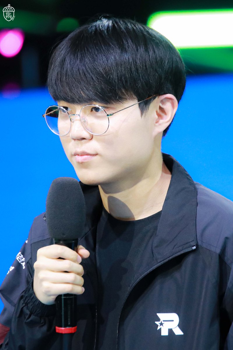 Berzz_pic's tweet photo. 230110 2023 LCK 킥오프 #TeamDeft #Cuzz #커즈 #문우찬 https://t.co/QF7SBY7uJw