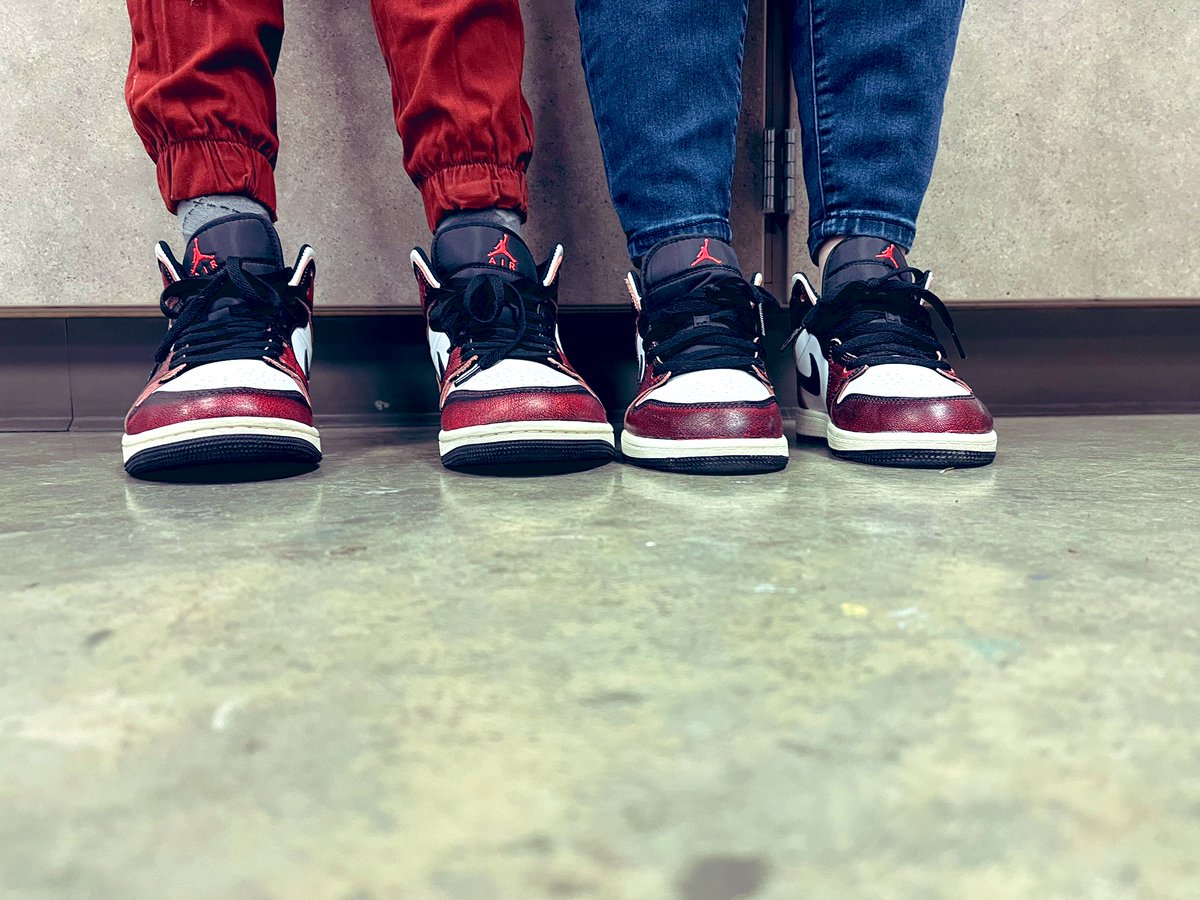 teachthemART's tweet photo. When you accidentally match with your student https://t.co/cuuTUGBWHA