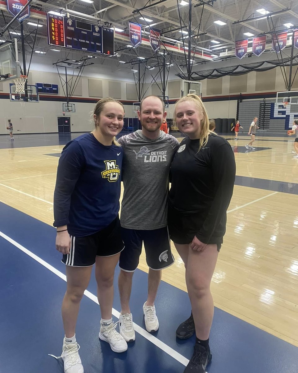 Brookfield East Girls Basketball tweet media