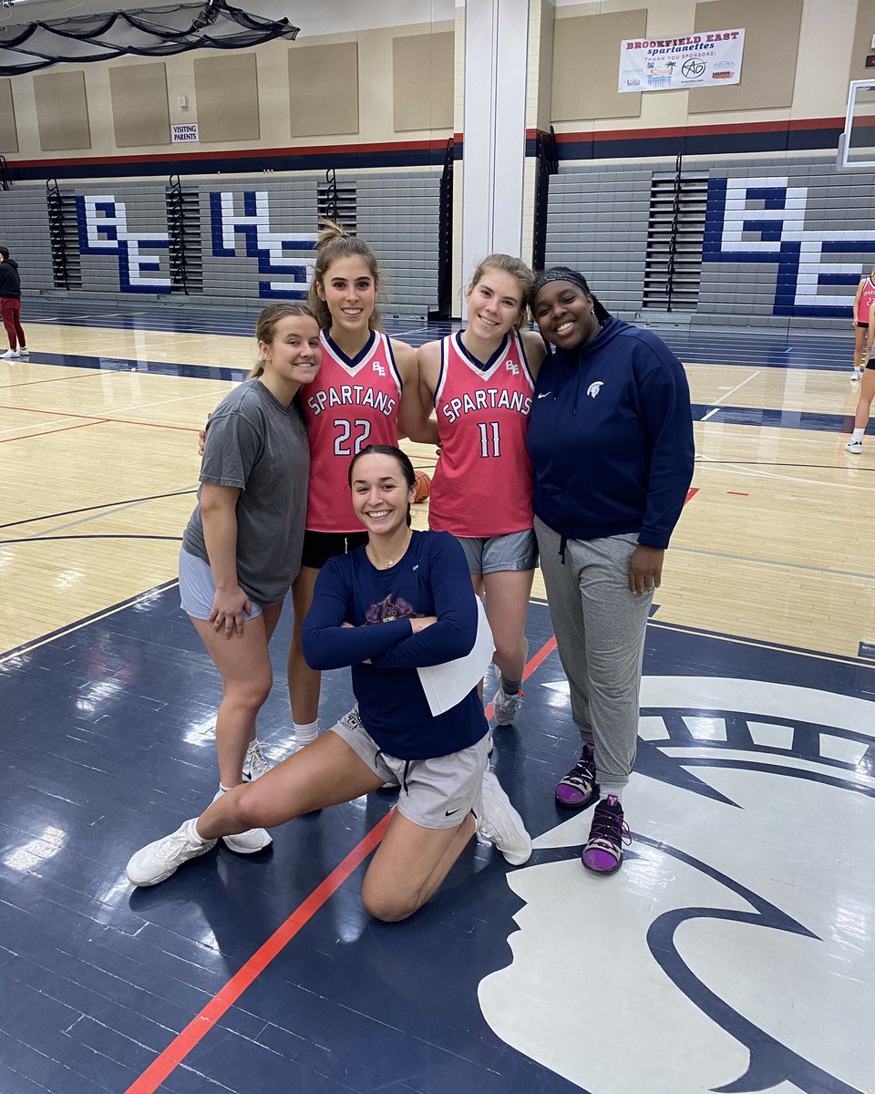 It was so fun seeing alumni come back to visit over the holidays. We even got a few of them into some practice drills! We are very proud of the great things you’re all doing with your lives. Thank you all for believing - helping build our program &amp; family. #foreverfamily
#SSC