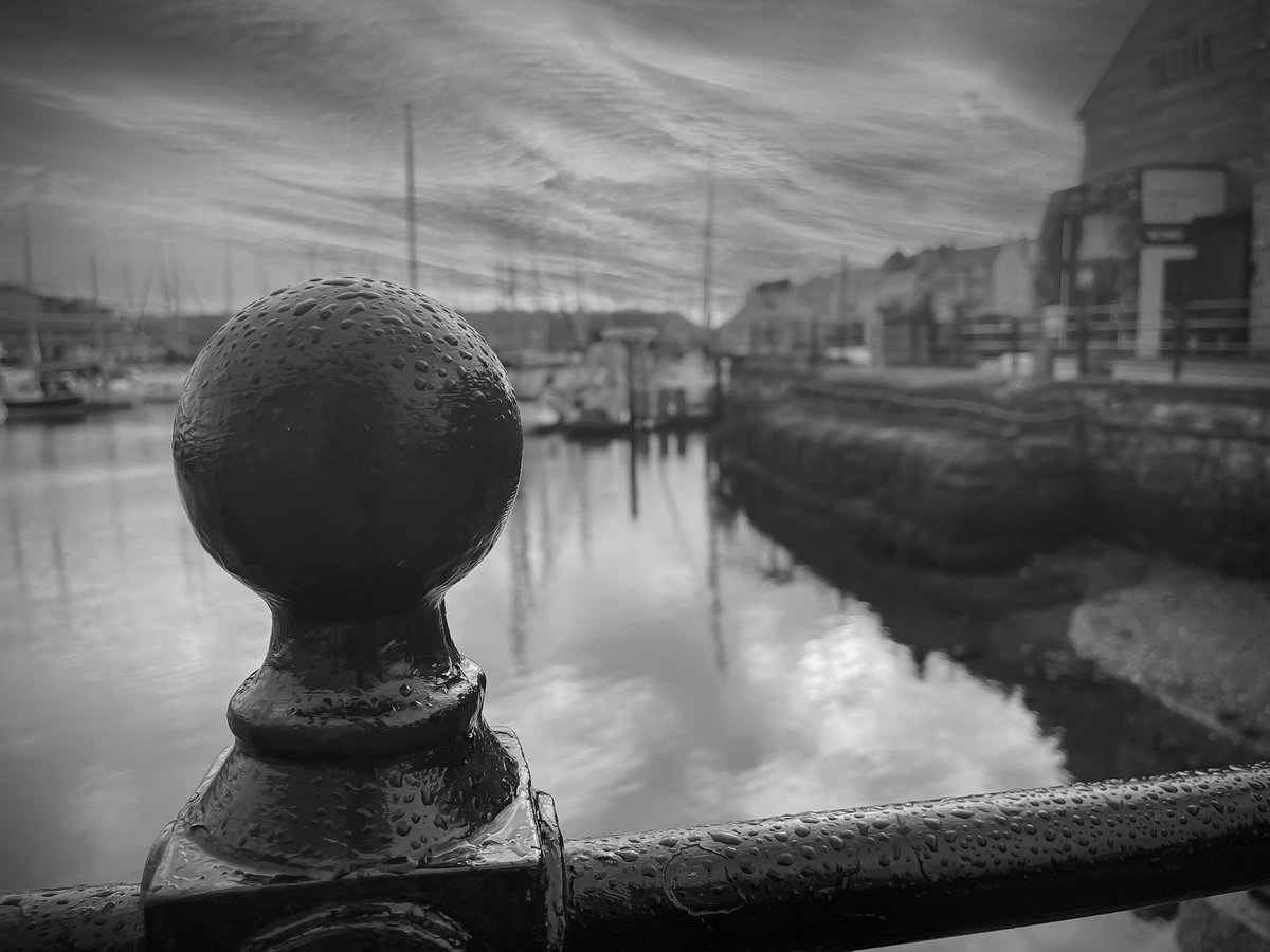 Walking around the Plymouth marina today thought I would take this abstract shot. check out my prints for sale on Etsy bobblehatphotos.etsy.com
.
.
.
#marinaphotography #photography #nikon #k #kad #marina #plymouthuk  #ocean #nikond #sailing #sailboatphotography #Plymouth