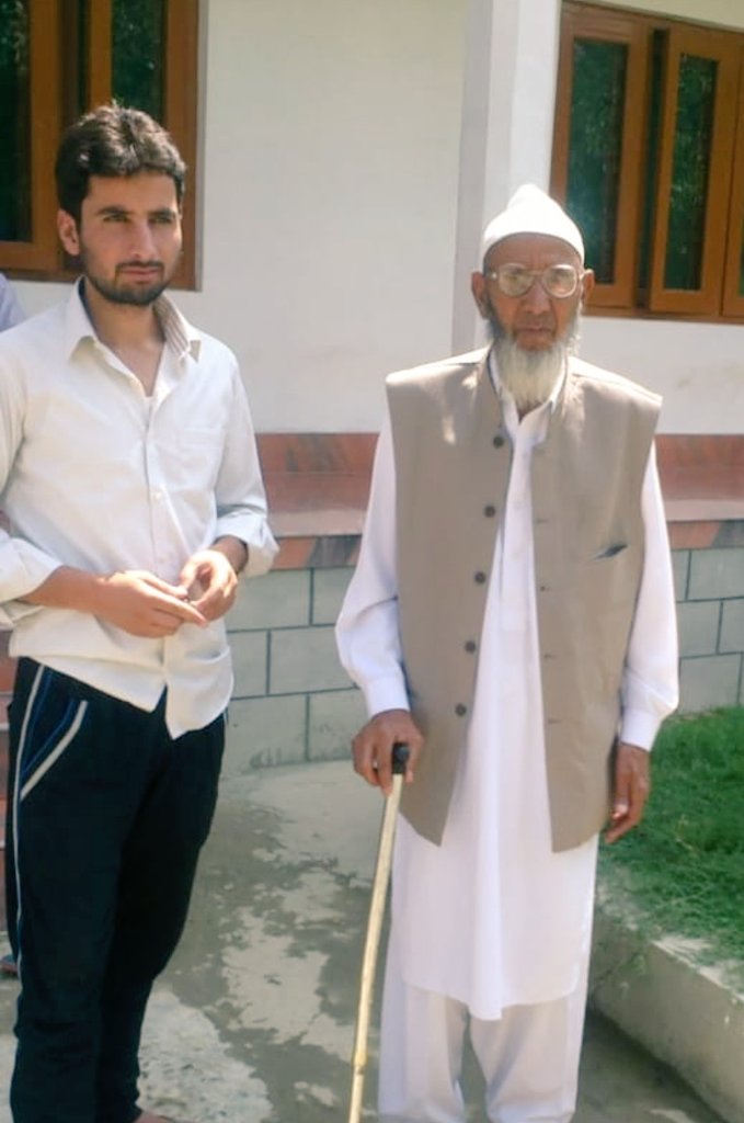 FirdoosAlam's tweet image. 1924-13.01.2020
It was on this day our grandfather maved to his ultimate destination after brought up us in best possible way.We can never repay what you have done for us.
May Allah have mercy upon you by making your grave garden of paradise.Ameen