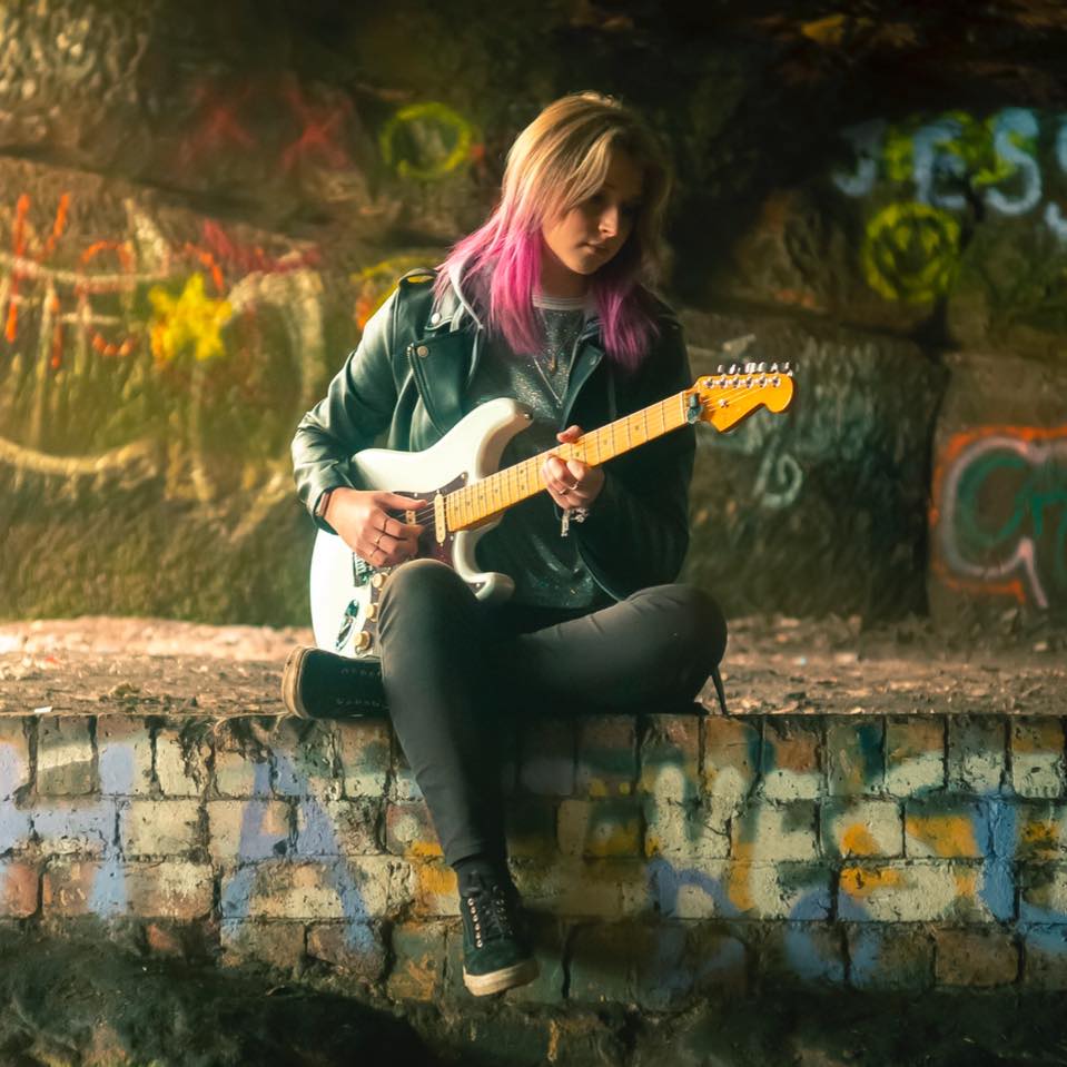 UKCountryRadio.com (@ukcountryradio) on Twitter photo This weekend, <a href="/Emily_Lockett_/">Emily Lockett</a> is our Spotlight UK Artist
Enjoy the Stoke-on-Trent-based singer, songwriter and guitarist's music all weekend, including tracks from her new EP "What The Hell Have I Got Myself Into" released today
Listen live 👉 buff.ly/2TqDnqP This weekend, <a href="/Emily_Lockett_/">Emily Lockett</a> is our Spotlight UK Artist
Enjoy the Stoke-on-Trent-based singer, songwriter and guitarist's music all weekend, including tracks from her new EP "What The Hell Have I Got Myself Into" released today
Listen live 👉 buff.ly/2TqDnqP