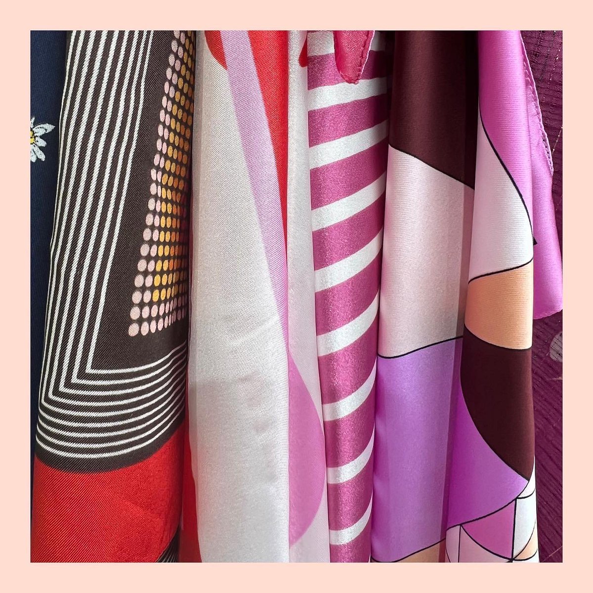 The SALE continues, so many lovely things left and I really can’t take anything with me, so don’t miss this amazing opportunity to stock up on gifts :)

julesandgems.co.uk 

You can now purchase any 2 items £15 #jewellery, #hats and #scarves #relocatingsale