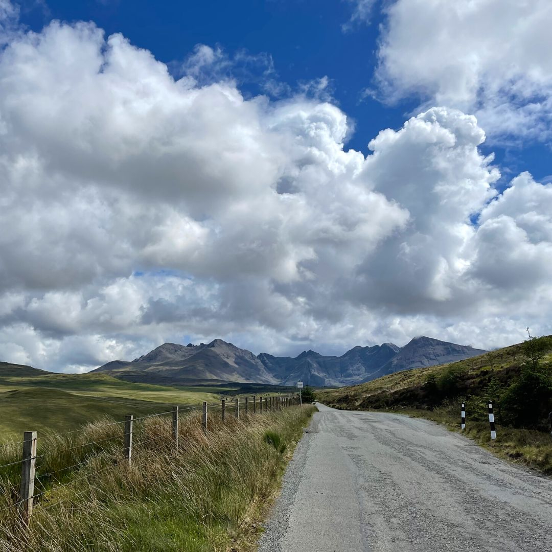 UKTravelPlans's tweet photo. Do you have a favourite road trip around the world? Our Scottish road trip in 2022 which included Skye, the North Coast 500 including Applecross, Orkney and Inverness was fabulous. And we have written it up just for you - link in the bio!
#roadtrip #scottishroadtrip #isleofskye # https://t.co/0glD5F1FEK