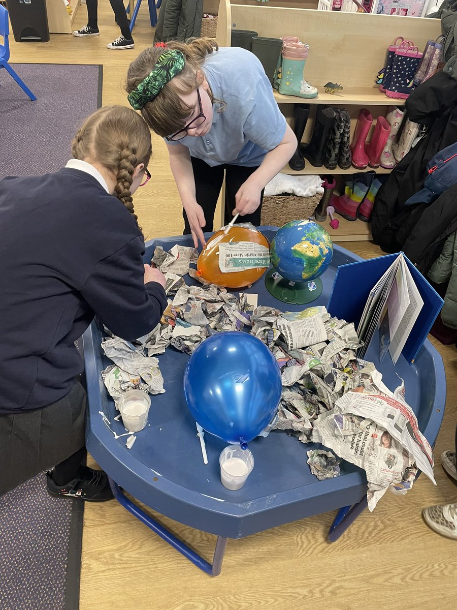 Woodpeckers_RCP's tweet image. Exploring different ways to make our planets 🪐 #rcpscience #rcpart