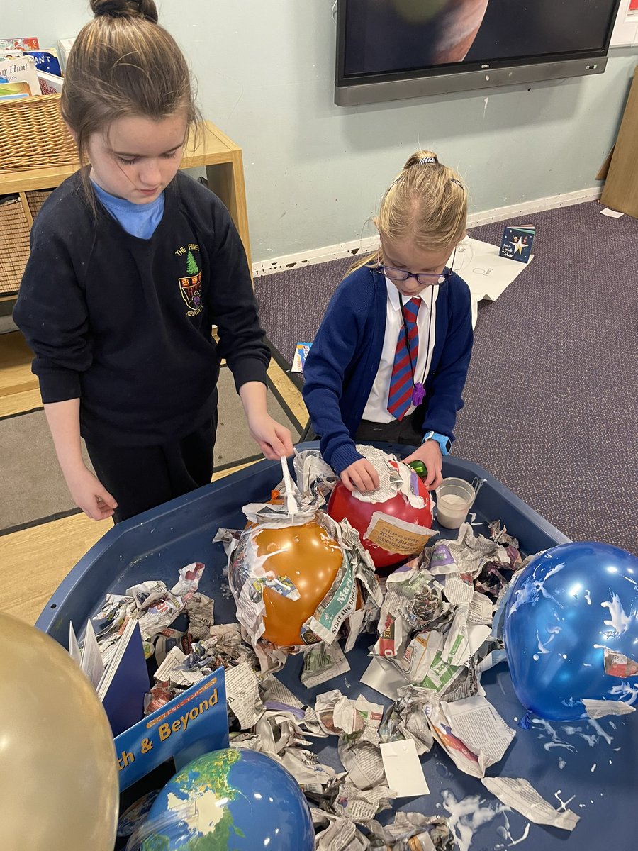 Woodpeckers_RCP's tweet image. Exploring different ways to make our planets 🪐 #rcpscience #rcpart