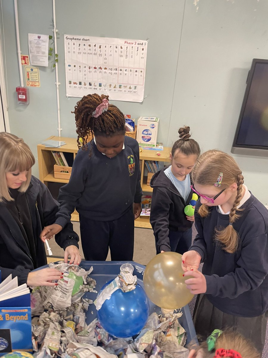 Woodpeckers_RCP's tweet image. Exploring different ways to make our planets 🪐 #rcpscience #rcpart