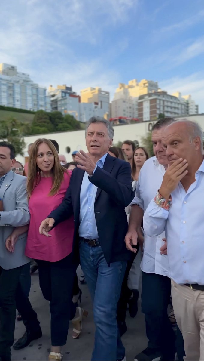 herlombardi's tweet photo. Mauricio en Mar del Plata. 

O somos el cambio o no somos nada https://t.co/baTQIJsFwc
