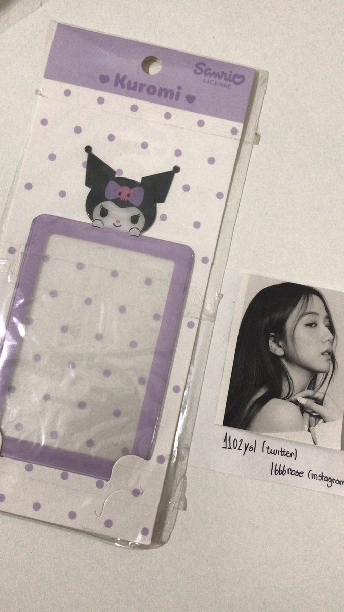 1102ysl's tweet photo. [vendo/venda holder sanrio kuromi oficial]

30,00 frete incluso

 - +100 feedbacks no insta: i666rose
- não reservo https://t.co/sxfiFiX4f8