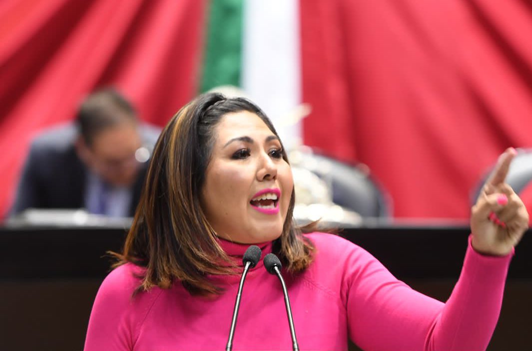 GenovevaHuerta's tweet photo. Las mujeres ya no lloran, las mujeres facturan. 🎶🎼

Y sí, estoy convencida que es tiempo de las mujeres. https://t.co/Ais3UzW1oc