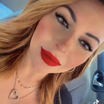 25Lauriitha's tweet photo. #NuevaFotoDePerfil https://t.co/N9ZYK9SpXQ