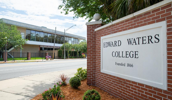 NxtLvLCAC's tweet photo. Edward Waters University is the 1st HBCU in Florida. This private, Christian, NCAA D2 sports, liberal arts institution enrolls just under 1,200 students and offers degrees in Biology, Business Administration, Communications, Criminal Justice, and Psychology #HBCUFriday https://t.co/bLLgK36UIl