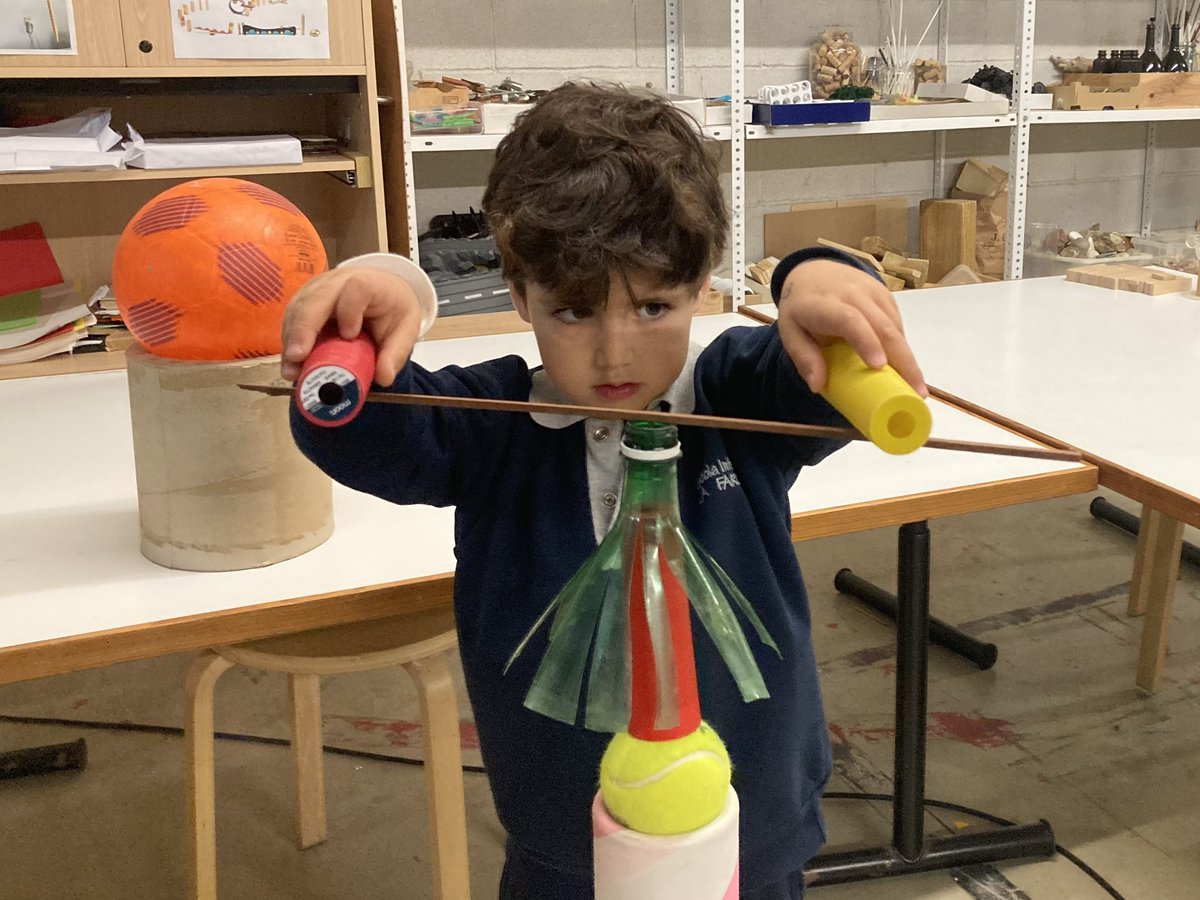 artencurs's tweet photo. A fantastic proposal to dig into #exploringbalance #earlychildhood #atelier #creativity 
@La_Farga @_institucio https://t.co/O1Se4ntUCD