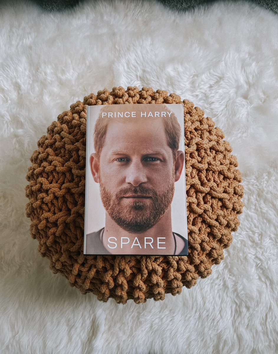 Its Mona! tweet media