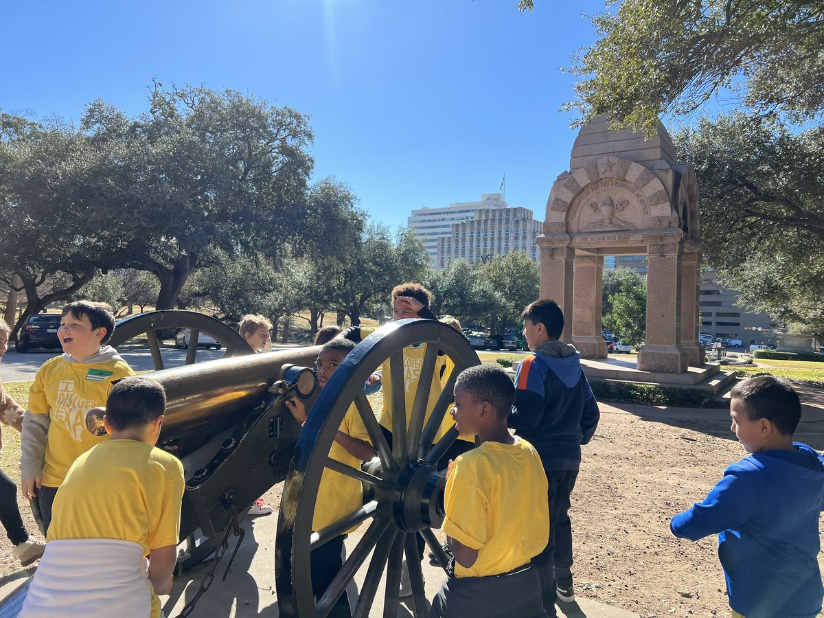 Sarah Pon tweet media