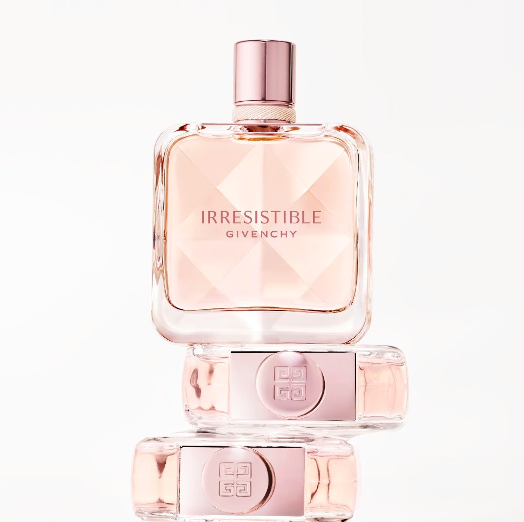 FOLLOW, LIKE & RETWEET TO WIN! 🌸 GIVENCHY GIVEAWAY 🌸 Enter for a chance to win a bottle of Irresistible & Irresistible Fraiche! (Competition ends 23/01/23, UK only, winner will be contacted via DM!)