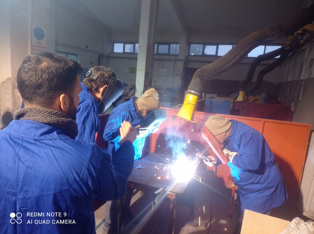 Türkiye Yüzyılı inşasında bizde üzerimize düşeni yapmaya devam ediyoruz.Kırıkhan HEM ve İmep Program desteği ile Meslek Edindirme Kursunda 23 gencimize Gazaltı Kaynak öğretiyoruz ve iş imkanı sağlıyoruz.
<a href="/hataymem/">Hatay İl Millî Eğitim Müdürlüğü</a> <a href="/Kirikhan_3131/">Kırıkhan İlçe Milli Eğitim Müdürlüğü</a> <a href="/erkancan31/">Erkan Kızıltaş 🇹🇷</a> <a href="/IMEP_VET4JOB/">İMEP İstihdam İçin Mesleki Eğitim Programı</a>