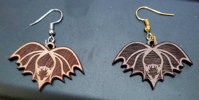 We're back this Sunday, January 15, at 11am PST for a Q&amp;A stream on Patreon!! AND we're doing a giveaway sponsored by the fine folks at <a href="/FantasyBy/">FantasyByNumbers</a>, who have very kindly donated all this SICK-ASS DRAGON STUFF

Not a patron but wanna hang? RT for a community pass!