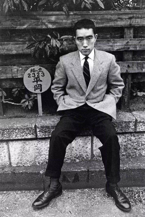 BiblioNacCuba's tweet photo. El 14 de enero de 1925 nace Yukio Mishima, considerado uno de los más grandes escritores de Japón del siglo XX. Escribió cuarenta novelas, dieciocho obras de teatro, veinte libros de relatos, un libreto y, al menos, veinte libros de ensayos. #BNCJM #CubaEsCultura https://t.co/MrfwDMq54K