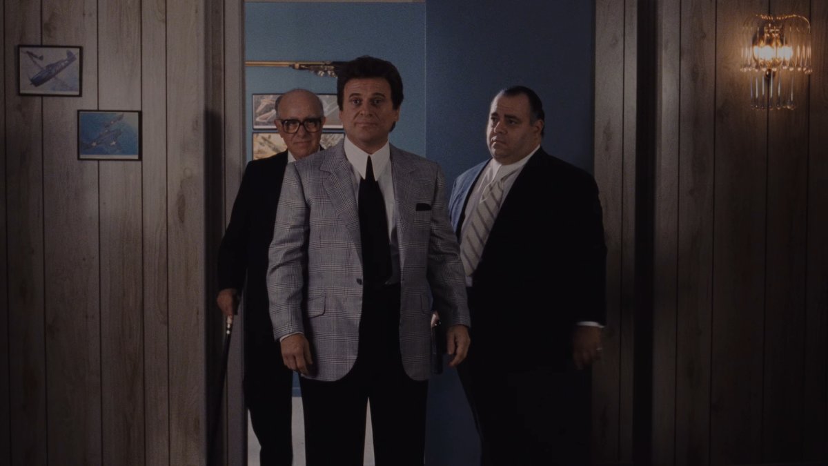 Tom_Vecchio1's tweet image. Brandon Staley walking into a offseason meeting