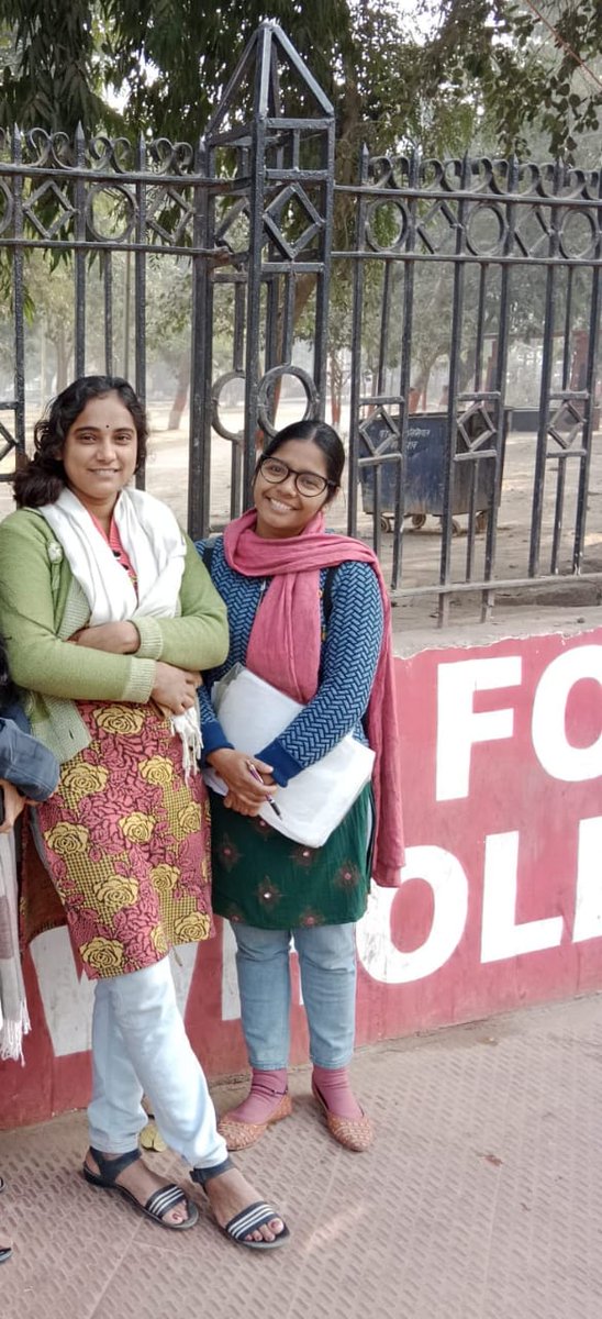 Prashantmanav_'s tweet image. खूब लड़ रही है &apos;मगध विश्विद्यालय&apos; से अपने लंबित परीक्षाफल को लेकर दो अद्भुत मर्दानी...
@SonmoniBhattac1 @Supriya_soni1 
prashantmanav.blogspot.com/2023/01/Two%20…