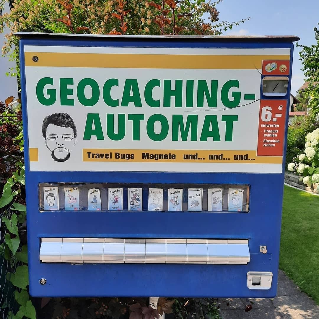 GoGeocaching's tweet image. A Travel Bug®-dispensing ATM? 🤩 Yes please!

What’s the coolest #trackable you’ve ever found?

Image by geocaching_germany_.

#geocaching
