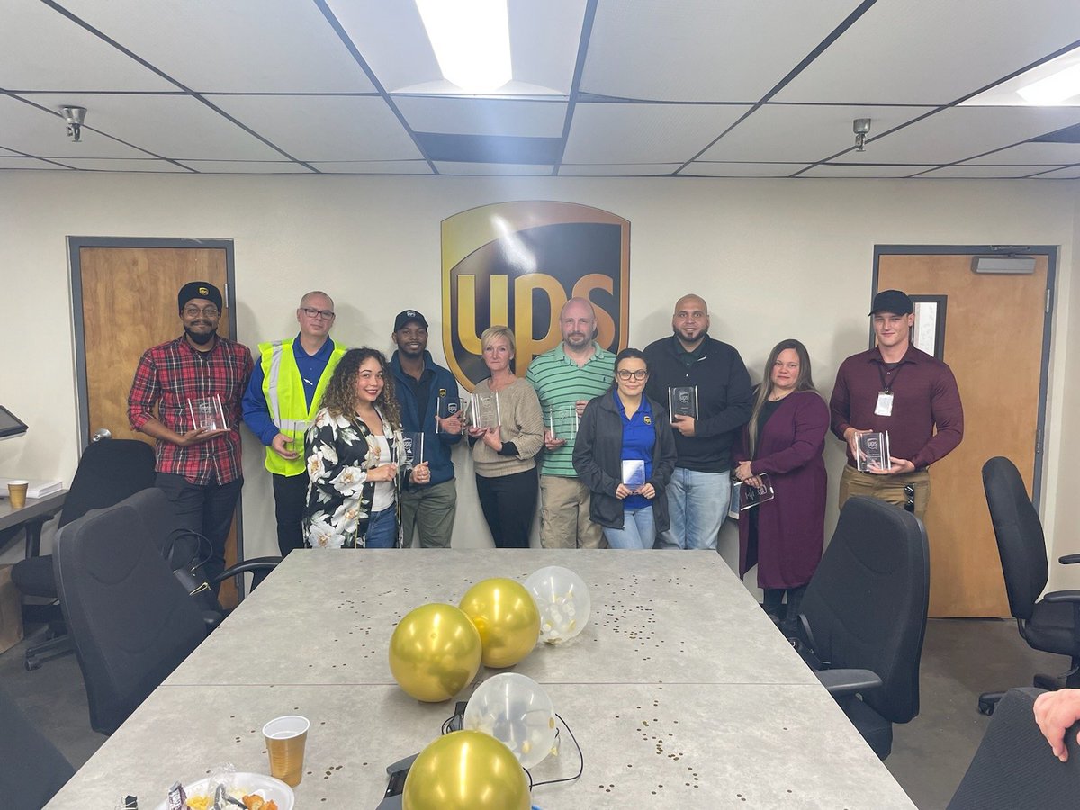 SoutheastUps's tweet photo. Congratulations to all the PT Supervisors of the Year at Tampa.  We thank you all for your continued dedication to making sure that the job gets done each and everyday.  Your work has been noted and the award is well deserved.  Thank you to you all!
#TampaUPS
#TampaPTSupervisors https://t.co/qURaHOlDXJ