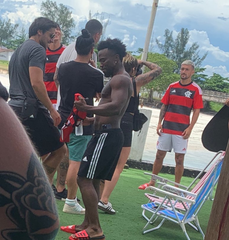 Raisa Simplicio on X: Adidas está lançando hoje os modelos de terceira  camisa dos times. Esses são os modelos de #Flamengo, #Internacional e  #Cruzeiro, qual o mais bonito?  / X