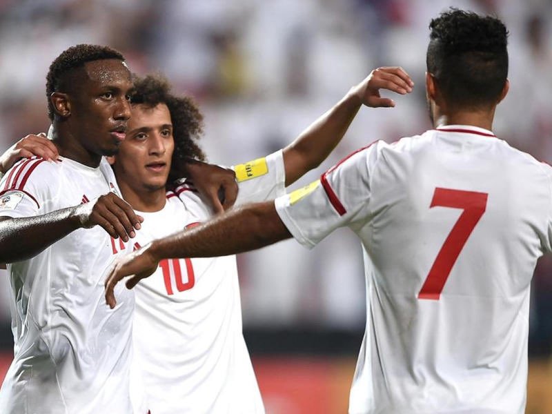 اذا تراه افضل ثلاثي مرعب مر على تاريخ المنتخب الإماراتي ضع لهم قلبا ❤️