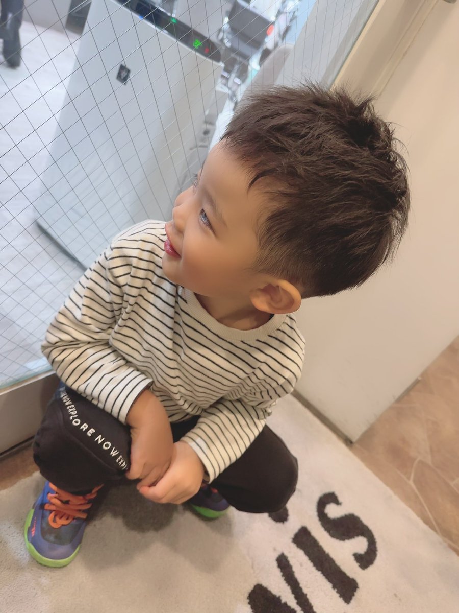 RayMuramoto's tweet photo. カリスマの手にかかり、イケメンになりました✨

#カリスマ美容師　#渋谷lwis #キッズカット https://t.co/n1UxQDwmMr