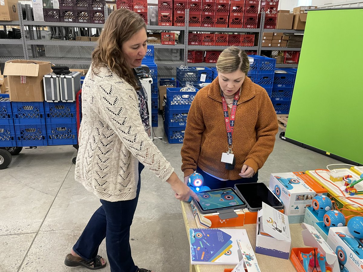 clefler12's tweet image. Did someone say playground? CSD’s STEM playground in action with our techie friends, watch out, students; you&apos;re tagged next! 
#CSD #PersonalizeCSD #CSDConnectedtoLead