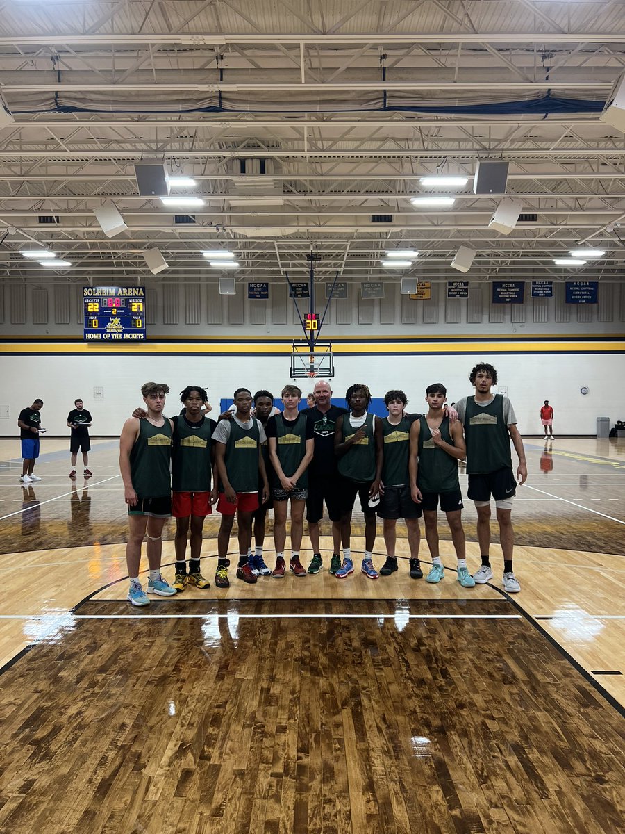 UC_Exposure's tweet photo. Loved @JacobVilar at the ETX Fall Camp! 2024 w/ 2 years to grow and 'Gain Interest' Solid on and off the court w/ his best in front of him #UCExposure #FutureProspect #EliteCampInvite 👇🏽🏀 @peedee1906 @Louisiana_Hoops @PrepHoopsLA @APhippsNBA @Mal_Mundy @GentsBasketball @LSUA_MBB https://t.co/WJXzS0vGh7
