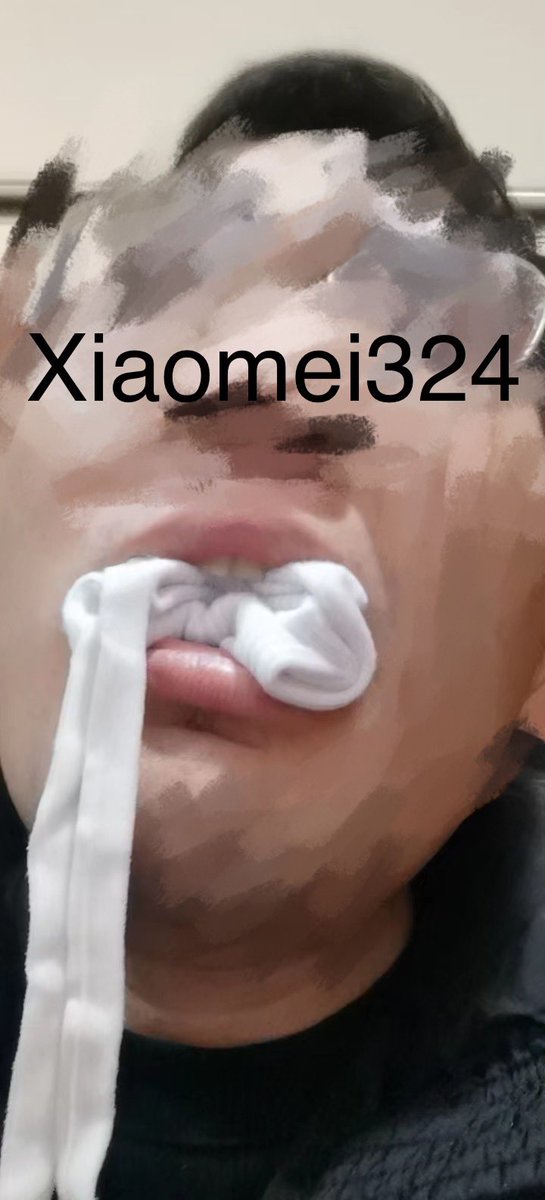 xiaomei324's tweet photo. 在商场里的卫生间让贱狗舔我的足底，然后让他把脸放在坐便上接圣水，用圣水给贱狗洗脸，用穿了两个月的臭袜子给贱狗擦干净脸深呼吸吸干净味道然后塞进贱狗的嘴里！贱狗被玩得硬到爆炸！ https://t.co/qSnklgj7Ot
